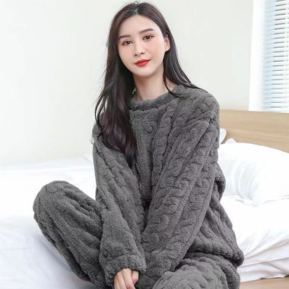 Warm Flannel Loungewear Set – Women’s Thick Blouse and Pants for Home & Sleep